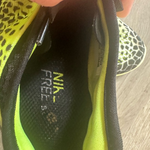 Nike Frees - Picture 3 of 3